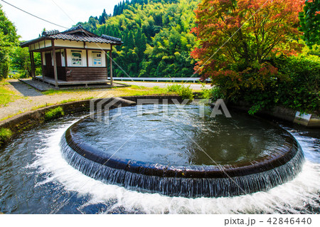 通潤用水小笹円形分水　【熊本県上益城郡山都町】 42846440