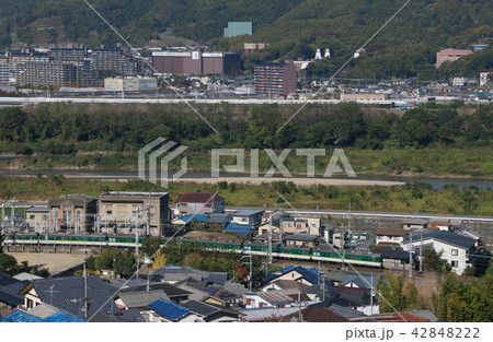 京阪電車と新幹線 42848222