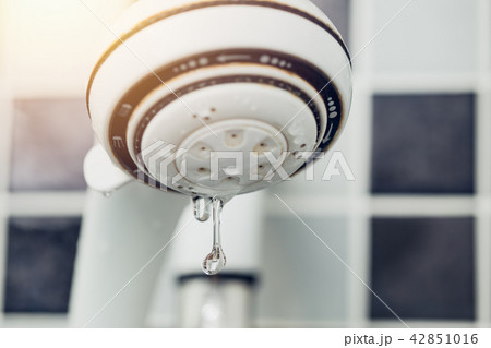 Water leak drop from old shower head 42851016