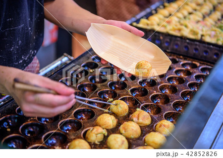 Osaka, Japan Okonomiyaki 42852826