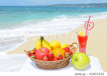 南国の美しいビーチとフルーツ 42855342