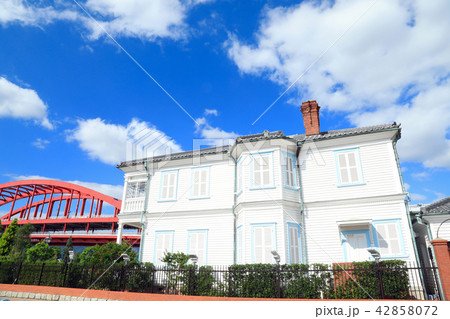 ポートピア大橋とみなと異人館（兵庫県） 42858072