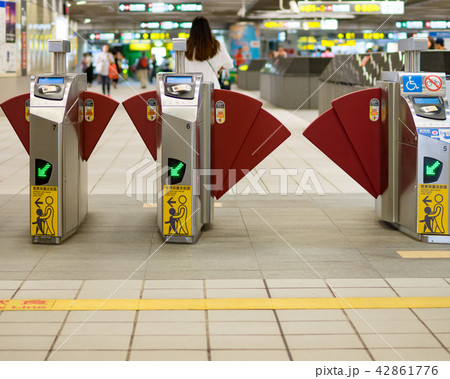 Entrance of railway station  42861776