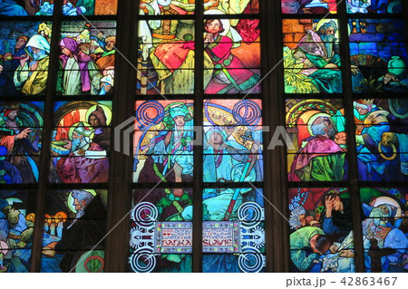 プラハ城 聖ヴィート大聖堂 ミュシャのステンドグラスの写真素材