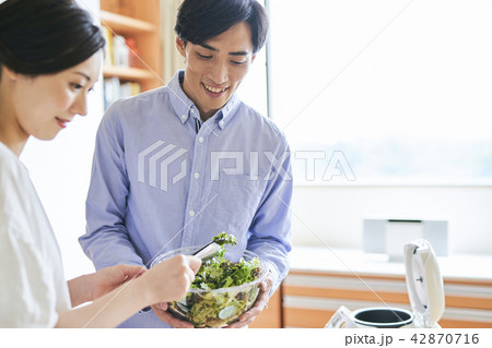 若い夫婦 若い夫婦 42870716