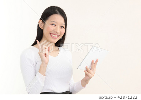 タブレット 女性 42871222