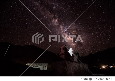 Milky way over Pibiting Monastery 42871671
