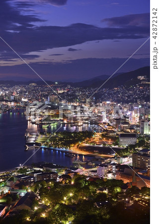 鍋冠山・長崎市街地の夜景 鍋冠山・長崎市街地の夜景 42872142