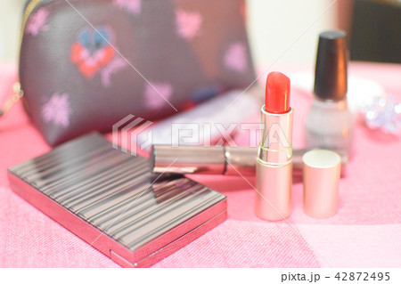 化粧道具 42872495