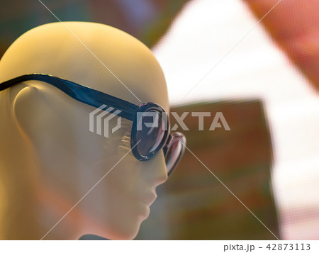 mannequin with sunglass mannequin with sunglass 42873113