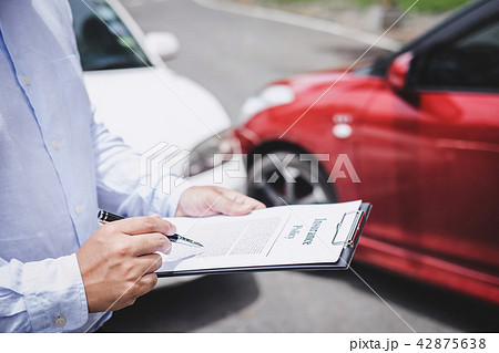 Traffic Accident and insurance concept, Insurance agent working 42875638