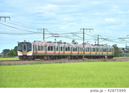 信越本線　帯織－見附　JR東日本　E129系　B20編成（新潟） 42875999