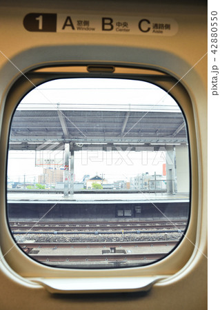 新幹線の車窓　岐阜羽島駅 42880550