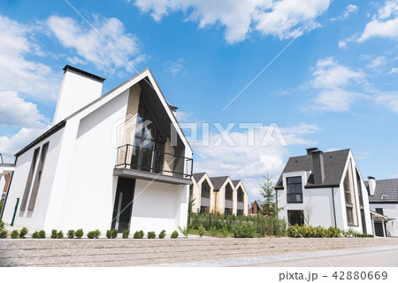Residential area with modern houses 42880669