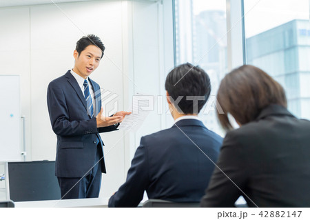 ビジネスマン、研修、講習会 ビジネスマン、研修、講習会 42882147