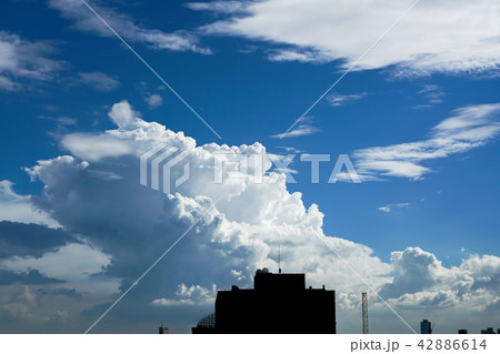 空 雲 青い 42886614