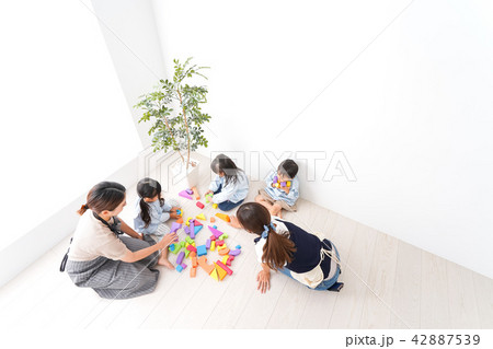 幼稚園・遊戯の時間 42887539