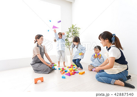 幼稚園・遊戯の時間 42887540