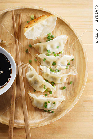 Japanese dumpling 42891645