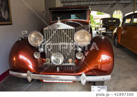 Rolls Royce, brown colored vintage car Ahmedabad  Rolls Royce, brown colored vintage car Ahmedabad  42897300