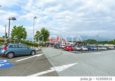 高速　スピード　覆面　パトカー　煽り　運転　交通　違反　渋滞　帰省　ゴールデン　お盆　罰金　サービス 42898910