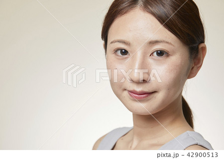 女性の美容ケアイメージ 42900513