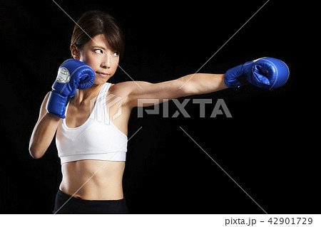 キックボクシング　女性 42901729