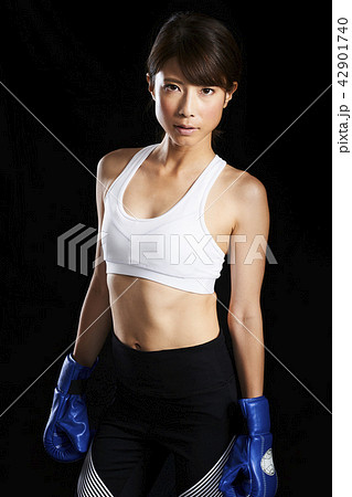 キックボクシング　女性 42901740