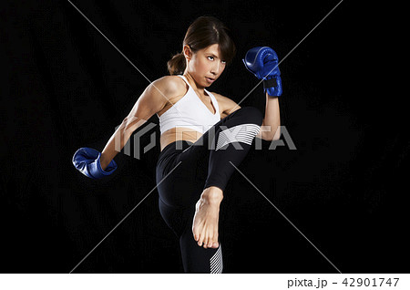 キックボクシング 女性 キックボクシング 女性 42901747