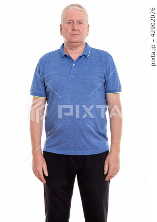 Studio shot of mature man 42902076