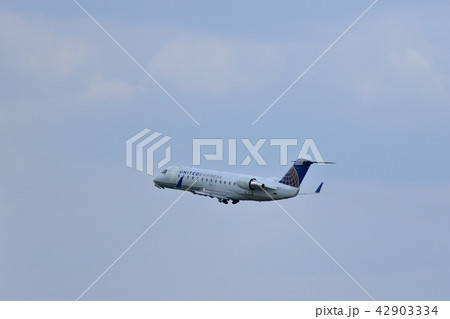 離陸直後の飛行機・アメリカ国内便 離陸直後の飛行機・アメリカ国内便 42903334