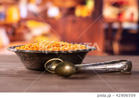 Raw red lentils with rustic kitchen 42906509