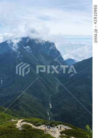 仙丈ヶ岳から見る甲斐駒ヶ岳 仙丈ヶ岳から見る甲斐駒ヶ岳 42910960