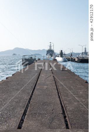 旧潜水艦桟橋 運搬用トロッコの軌道跡 旧潜水艦桟橋 運搬用トロッコの軌道跡 42912170