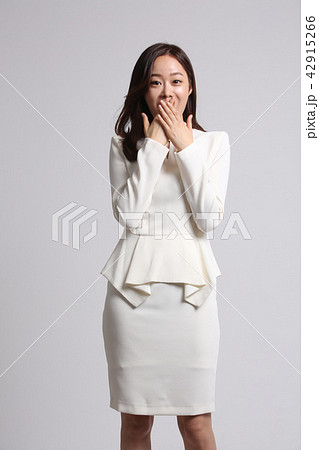 韓国人 表情 若い女性 42915266