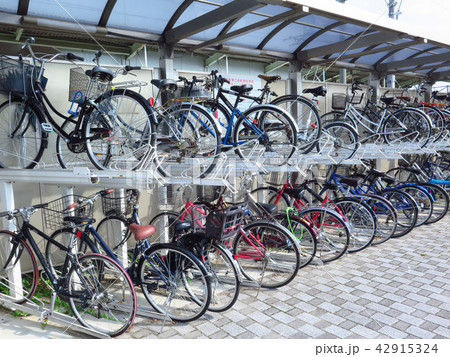 自転車置き場所の写真素材