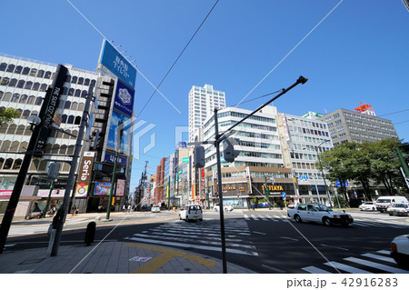 札幌駅前通り４プラ前風景（中央区南1条西4丁目周辺） 42916283