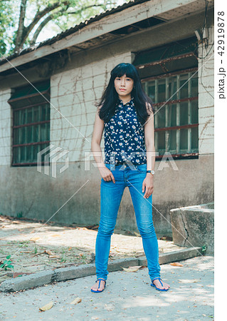 女性 メス アジア人 42919878