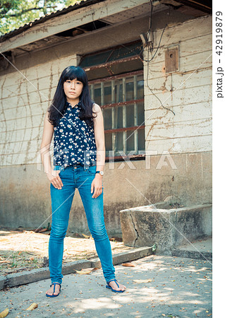 女性 メス アジア人 42919879