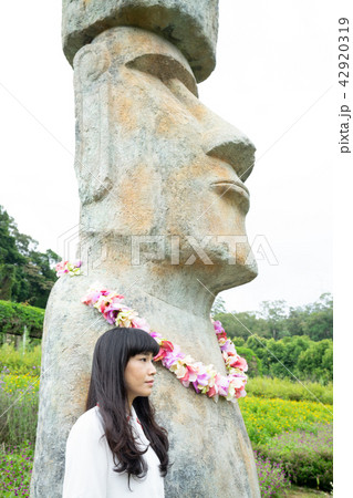 女性 メス フィールドの花 42920319
