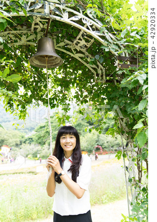 女性 メス フィールドの花 42920334