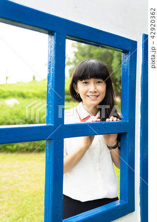 女性 メス フィールドの花 42920362