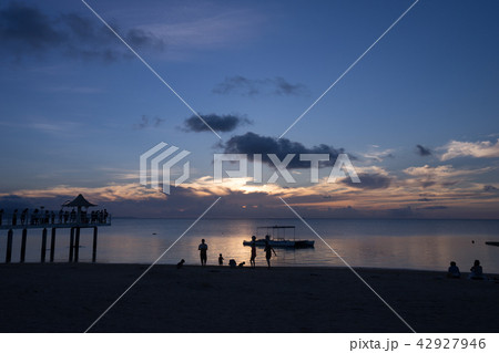 フサキビーチの夕景 フサキビーチの夕景 42927946