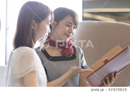 女性　エステサロン 42929829