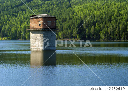 The best refuge from the zombie apocalypse The best refuge from the zombie apocalypse 42930619