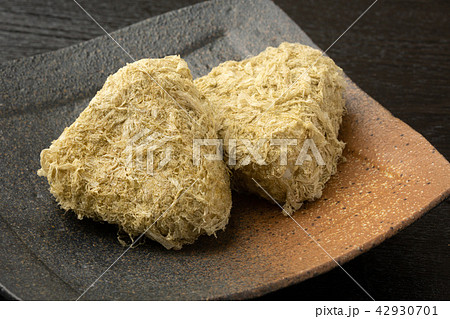 とろろ昆布おにぎり 42930701