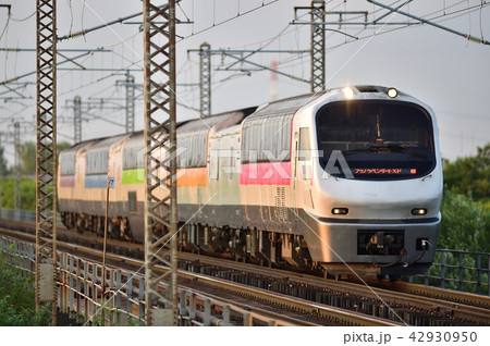 函館本線　豊幌－江別　JR北海道　キハ183系5200番台（苗穂）　『フラノラベンダーエクスプレス』 42930950