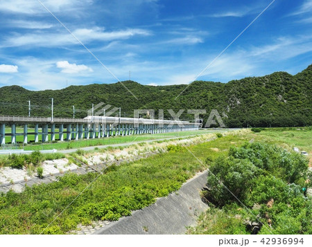 山陽新幹線と夏の風景 山陽新幹線と夏の風景 42936994