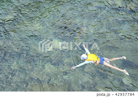 夏休みは海遊び 42937784