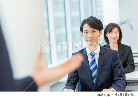 ビジネスマン、研修、講習会 ビジネスマン、研修、講習会 42938846